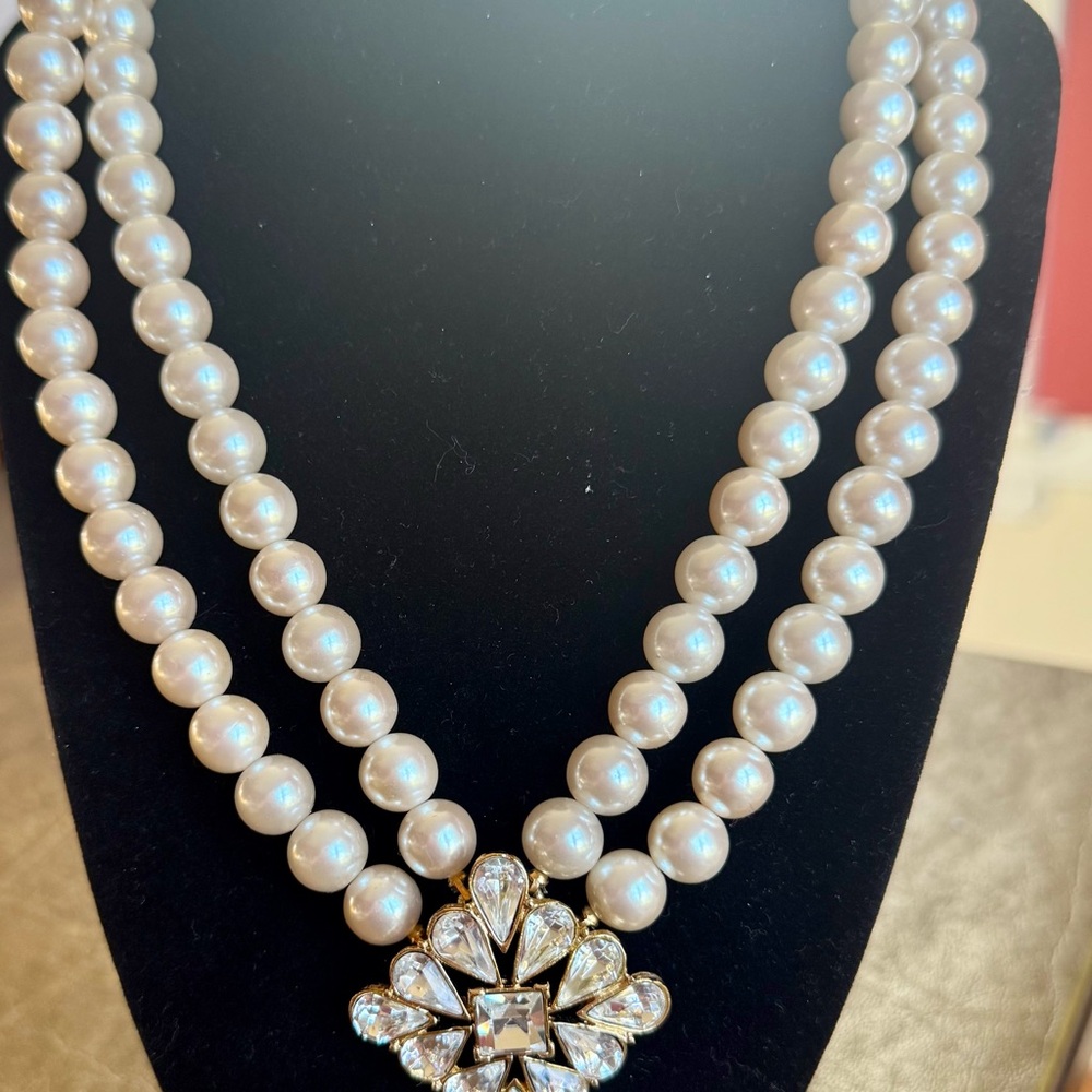 White Double Strand Faux Pearl Necklace with Ornamental Centerpiece